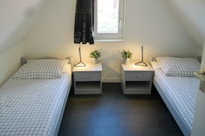 Bungalow, 3 Bedrooms, Terrace, Garden View