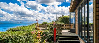 6 Pers Lauwersmeer Waterfront, Full Equipped and Modern House With Sauna