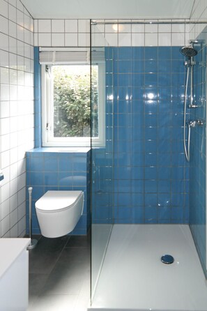 Bungalow, 3 Bedrooms, Patio, Garden View | Bathroom