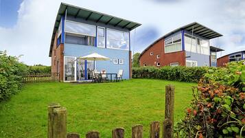 Bungalow, 3 Bedrooms, Balcony, Garden View | Exterior