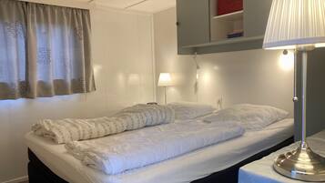 2 bedrooms, bed sheets