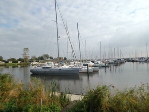 Bungalow, 3 slaapkamers, patio, uitzicht op tuin | Jachthaven