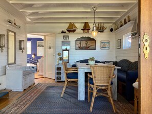 Bungalow, 3 Schlafzimmer, Terrasse, Gartenblick | Wohnzimmer