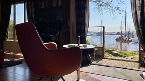 Bungalow, 1 Bedroom, Patio, Garden View | Living area