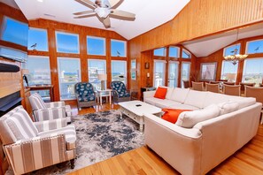 TV, caminetto, impianto stereo