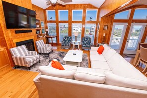 TV, fireplace, stereo