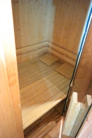 Bungalow, 4 Bedrooms, Patio, Garden View | Sauna