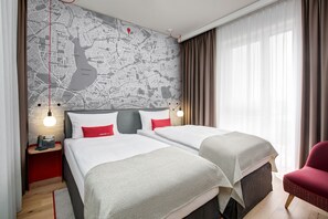 Hypo-allergenic bedding, in-room safe, desk, laptop workspace - IntercityHotel Hamburg-Barmbek (Hamburg)