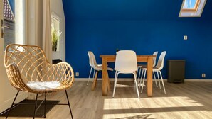 Bungalow, 3 kamar tidur, teras, pemandangan kebun | Tempat makan