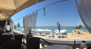 Una playa cerca