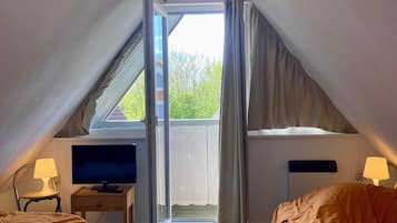 Bungalow, 3 Bedrooms, Balcony, Garden View | 3 bedrooms, WiFi