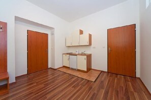 Apartment | Private kitchen | Stovetop