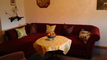 Apartment | Wohnzimmer | Fernseher