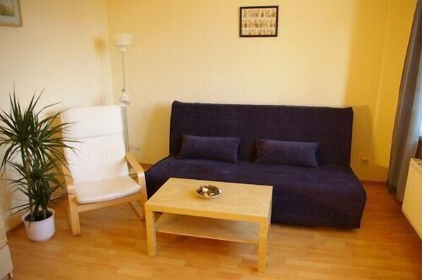 Apartment | Wohnzimmer | Fernseher