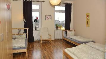 Apartment | 2 bedrooms, cots/infant beds, free WiFi