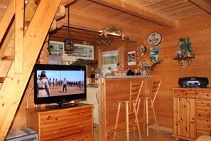 House (Blockhaus - Laura) | Interior