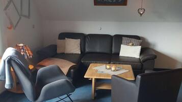 Apartment | Living room | TV, DVD player