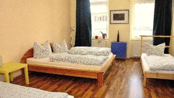 Apartment | 2 bedrooms, cots/infant beds, free WiFi
