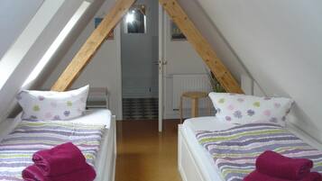 Apartment | 2 bedrooms, cribs/infant beds, free WiFi