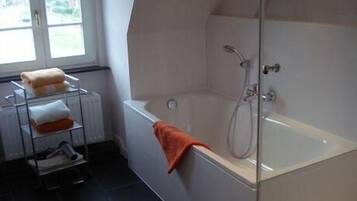 Apartment | Bathroom