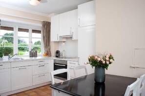 独立别墅 | 私人厨房 | 冰箱、炉灶、洗碗机