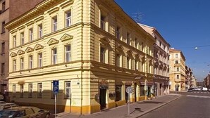Apartment | Exterior - Das Zentral Gelegene Appartement für 2 Personen (Prague)