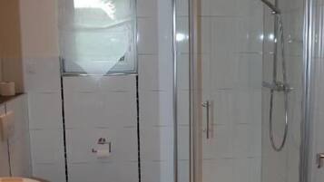 Apartment | Bathroom