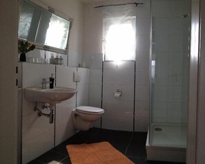 Apartment | Bathroom - Ferien- Monteurwohnung Essen Huttrop - Stadtmitte bis 5 Personen (Essen)