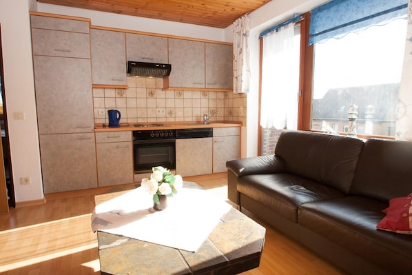 Apartment | Wohnzimmer | Fernseher