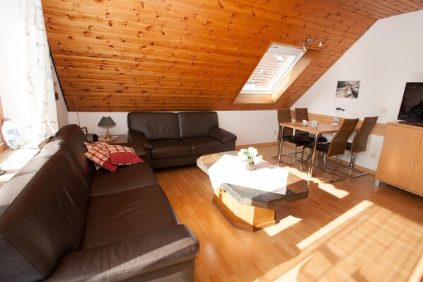 Apartment | Wohnzimmer | Fernseher