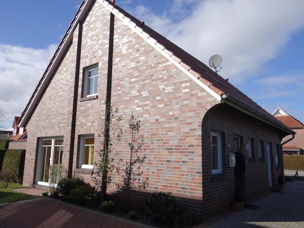 Apartment | Exterior - Doppelhaushälfte in Carolinensiel für 4 Personen und ein Kleinkind 50102 (Wittmund)