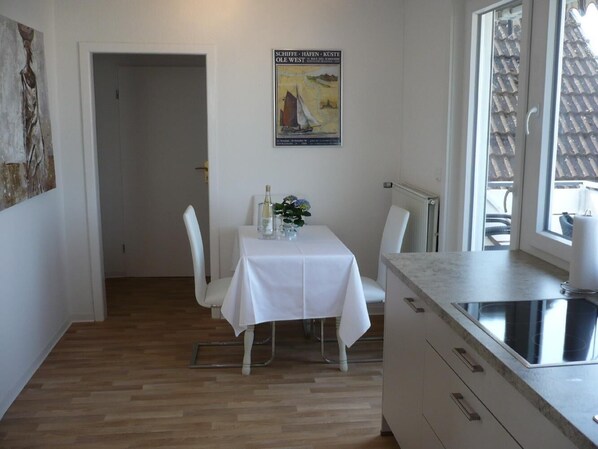 Apartment | Eigene Küche | Kühlschrank, Mikrowelle, Herdplatte, Geschirrspüler