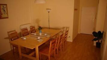 Apartment | Eigene Küche | Kühlschrank, Herdplatte, Geschirrspüler