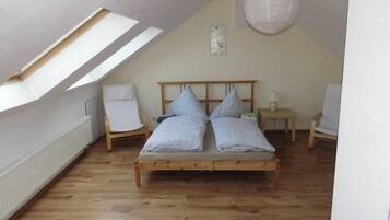 Apartment | 3 bedrooms, cribs/infant beds, free WiFi