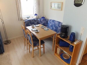 Apartment | Living room | TV, DVD player - Villa Anna II (St. Peter-Ording)