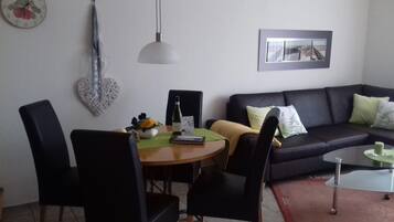 Apartment | Living room | TV, DVD player