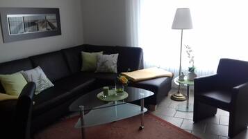 Apartment | Living room | TV, DVD player