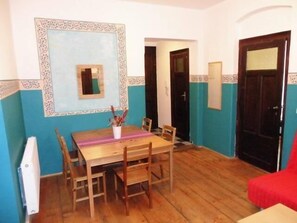 Apartemen | Dapur pribadi | Lemari es, kompor, dan mesin pembuat kopi/teh