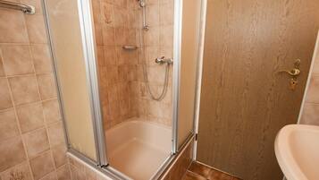 Apartment | Bathroom