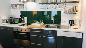 Apartment | Private kitchen | Stovetop, dishwasher