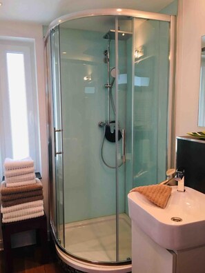 Apartment | Bathroom - Modernes Schönes Apartment 2-4 Pers.inkl. Endreinigung, Bettw., Handt.+parkplatz (Adendorf)