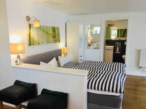 Room - Modernes Schönes Apartment 2-4 Pers.inkl. Endreinigung, Bettw., Handt.+parkplatz (Adendorf)