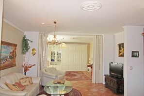 Apartment | 2 Schlafzimmer, Babybetten, kostenloses WLAN