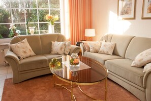 Apartment | Wohnzimmer | Fernseher