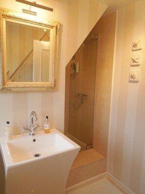 Apartment | Badezimmer
