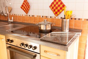Apartment | Private kitchen | Fridge, microwave, stovetop, dishwasher - Reihenendhaus in Carolinensiel für 4 Personen und ein Kleinkind 50075 (Wittmund)