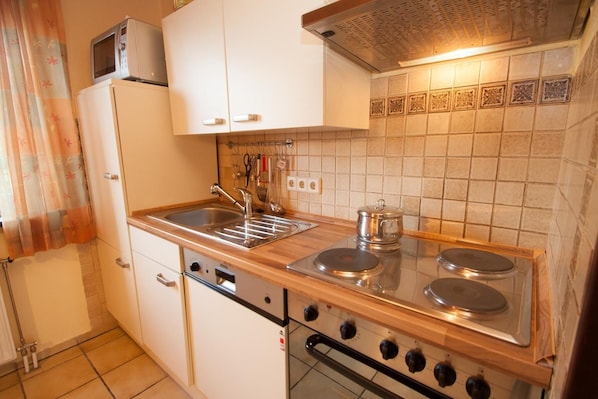 Apartment | Eigene Küche | Kühlschrank, Mikrowelle, Herdplatte, Geschirrspüler