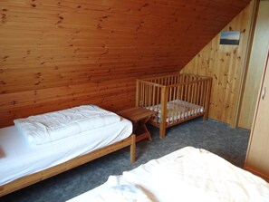 1 غرفة نوم وأسرّة أطفال/رضّع