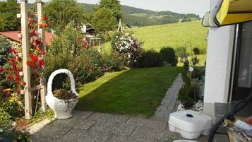 Apartment (Ferienhaus Holzapfel - Ferienwohnung ) | Property grounds