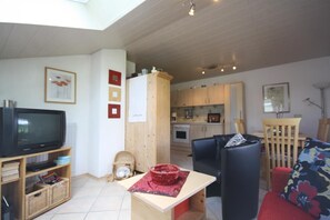 Apartment (Ferienhaus Holzapfel - Ferienwohnung ) | Wohnzimmer | Fernseher